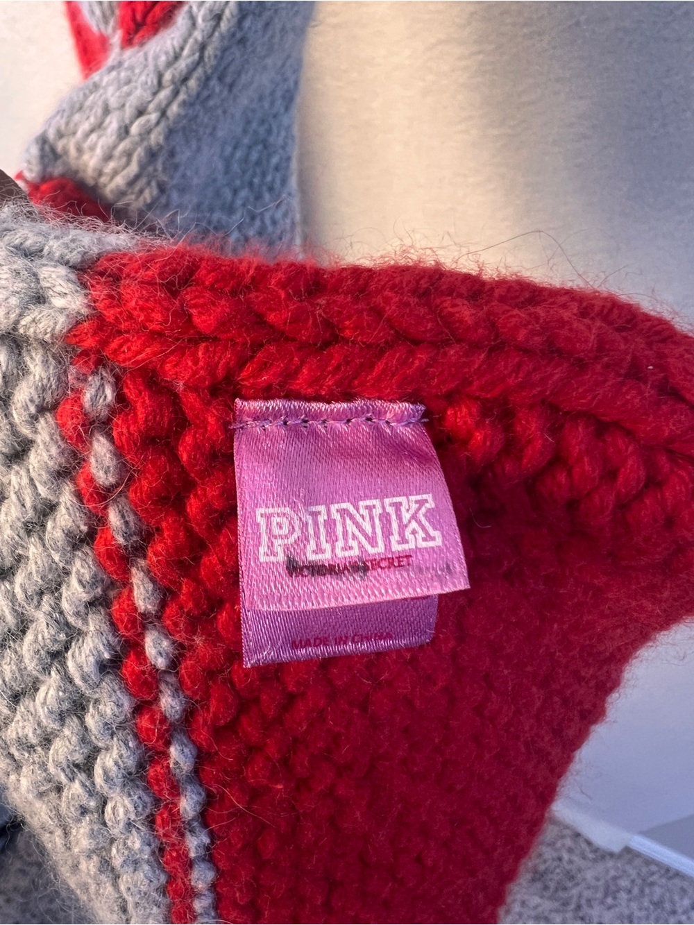 PINK Victoria's Secret Red and Gray Striped Knit Scarf with Pocket Patches - Picture 5 of 5
